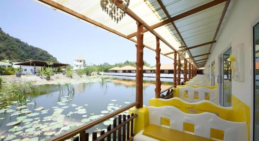 Anavilla Tangke Resort Khanom Exterior photo